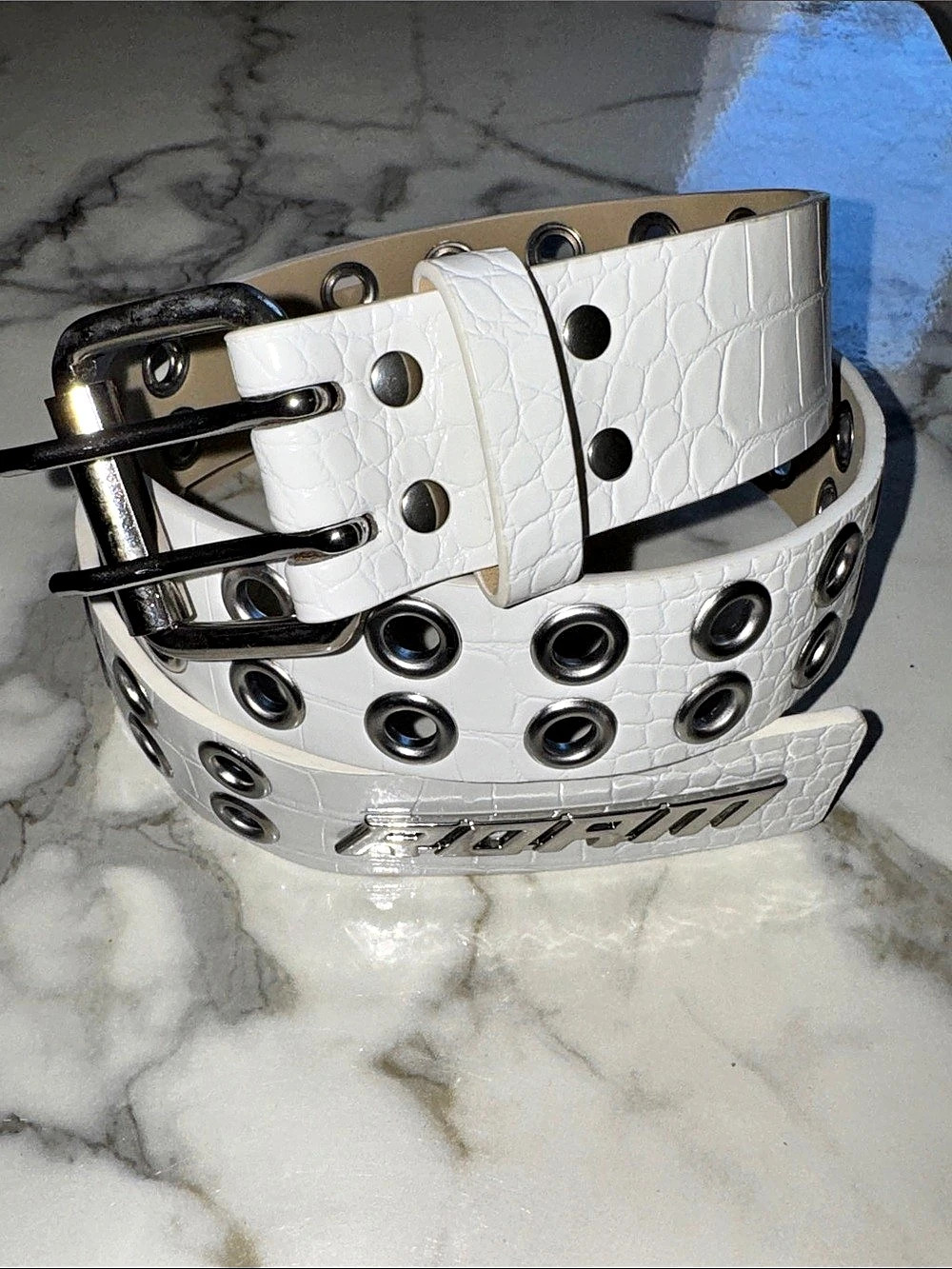 ROAM Croc-Embossed White Belt